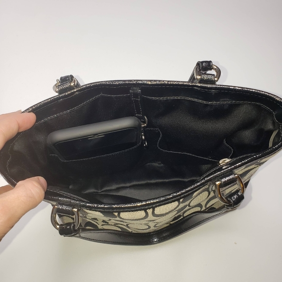 Coach small top handle bag black signature pattern - Picture 6 of 8